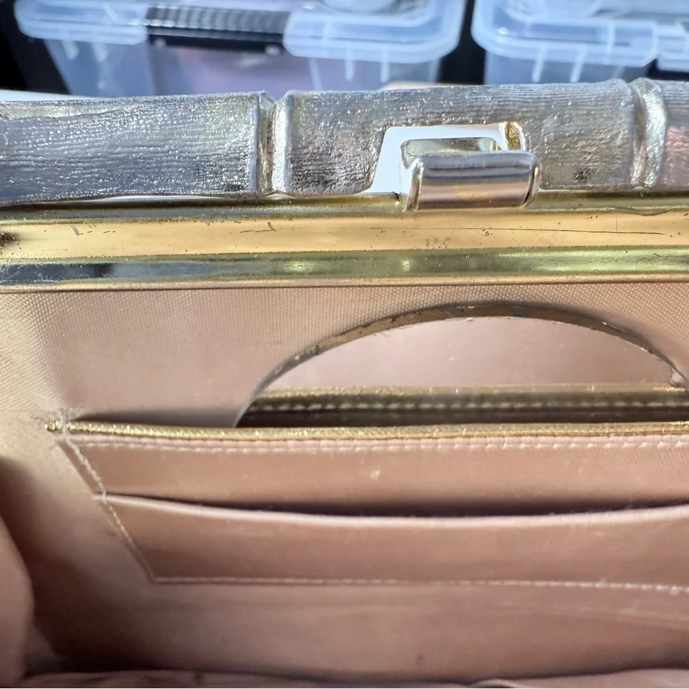 Elegant Gold Women's Gloves‎ and Clutch Set 1960's Era.